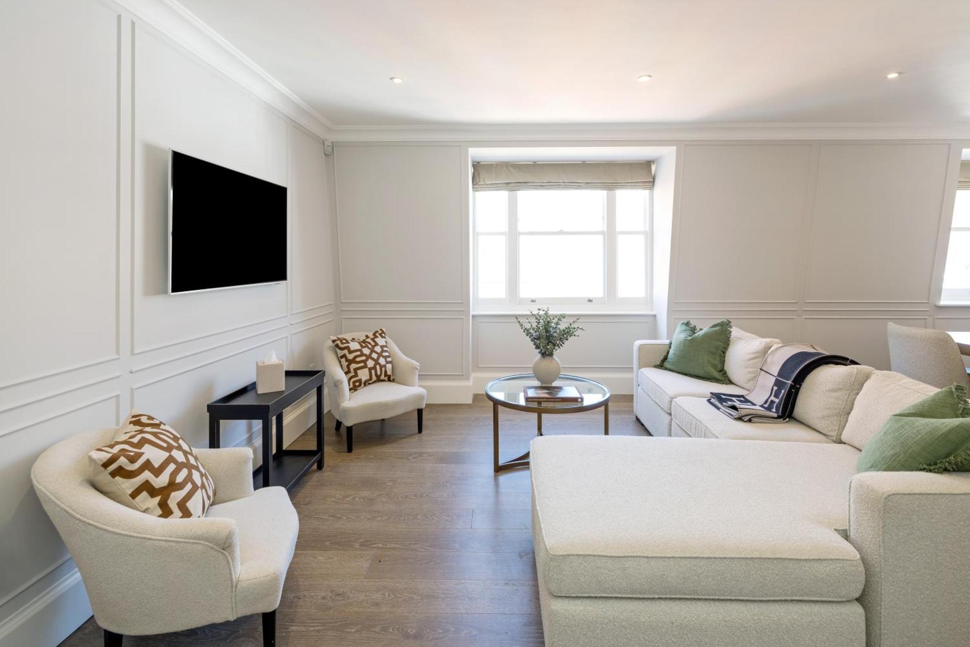 Buckingham & Lloyds Knightsbridge Aparthotel London
